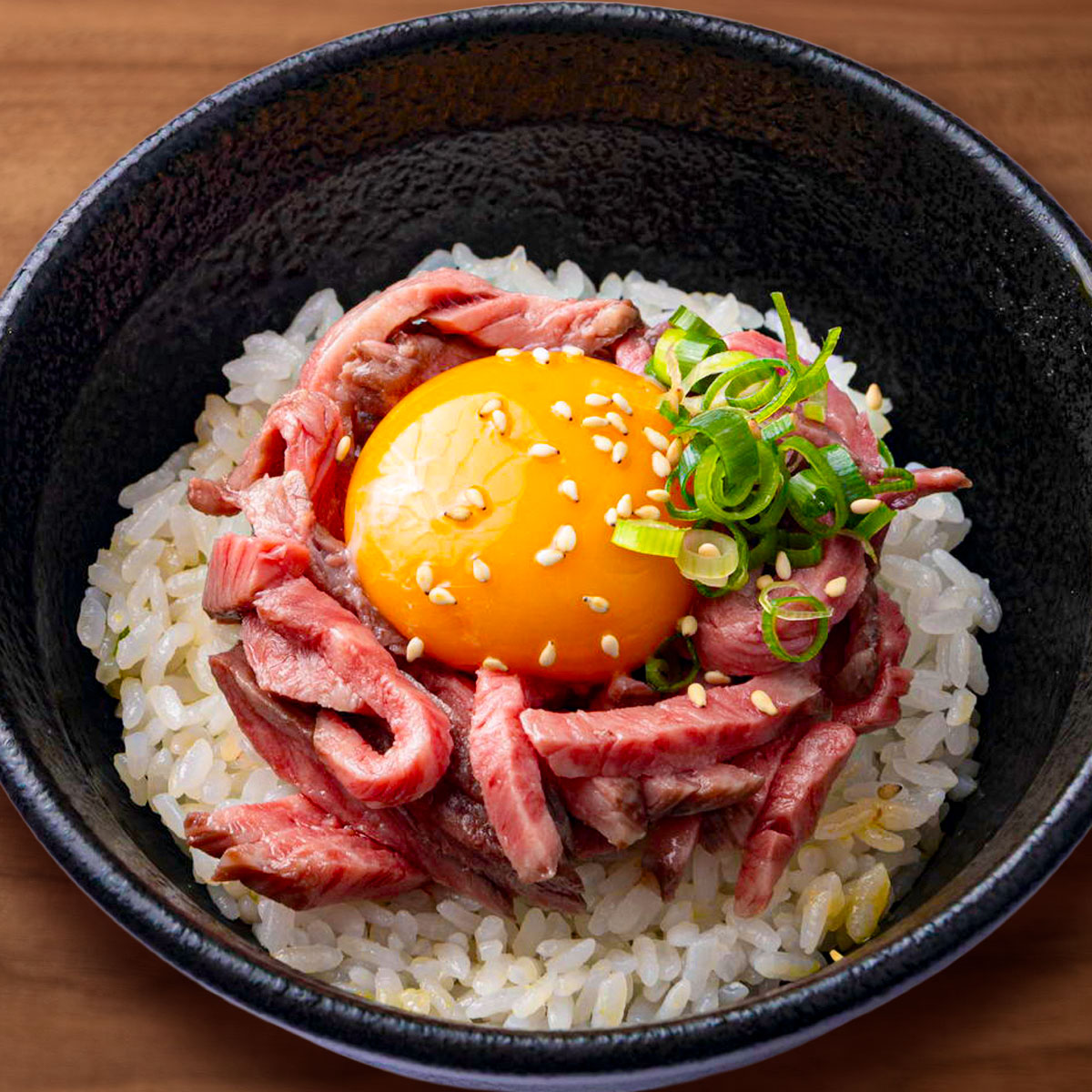 国産牛ユッケ丼